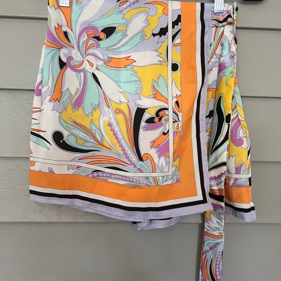 Zara Colorful Abstract Pattern shorts - Picture 2 of 7